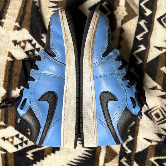 Nike shoes - Picture 3 of 6